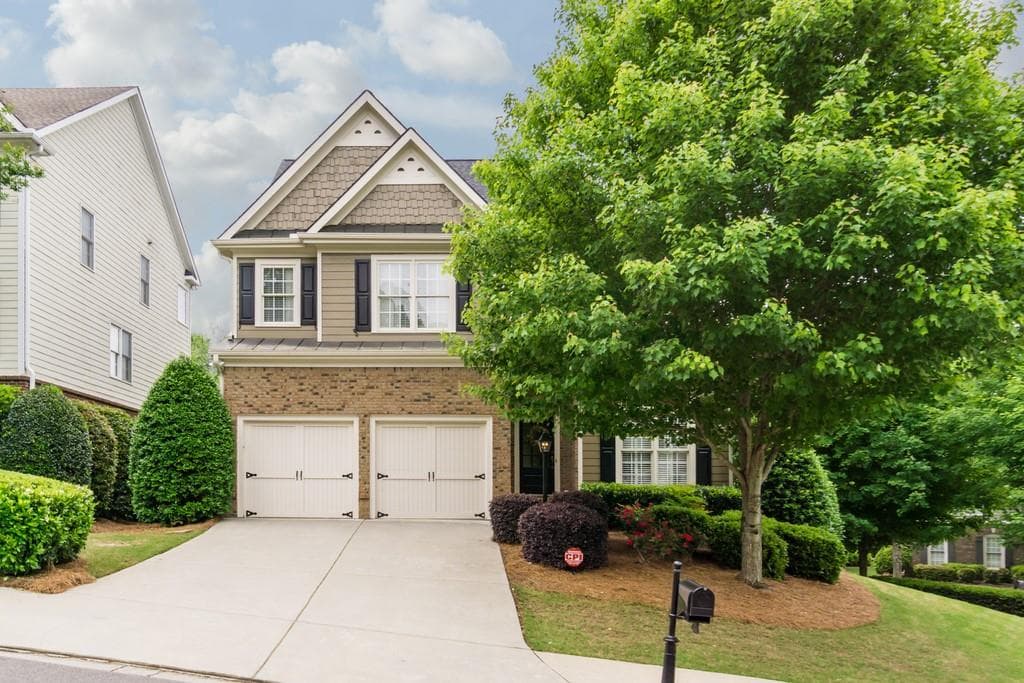 4 bedroom, 3 bathroom, 2,688 sq ft single family residence sold at 5717 Kendrick Lane, Cumming, GA 30041