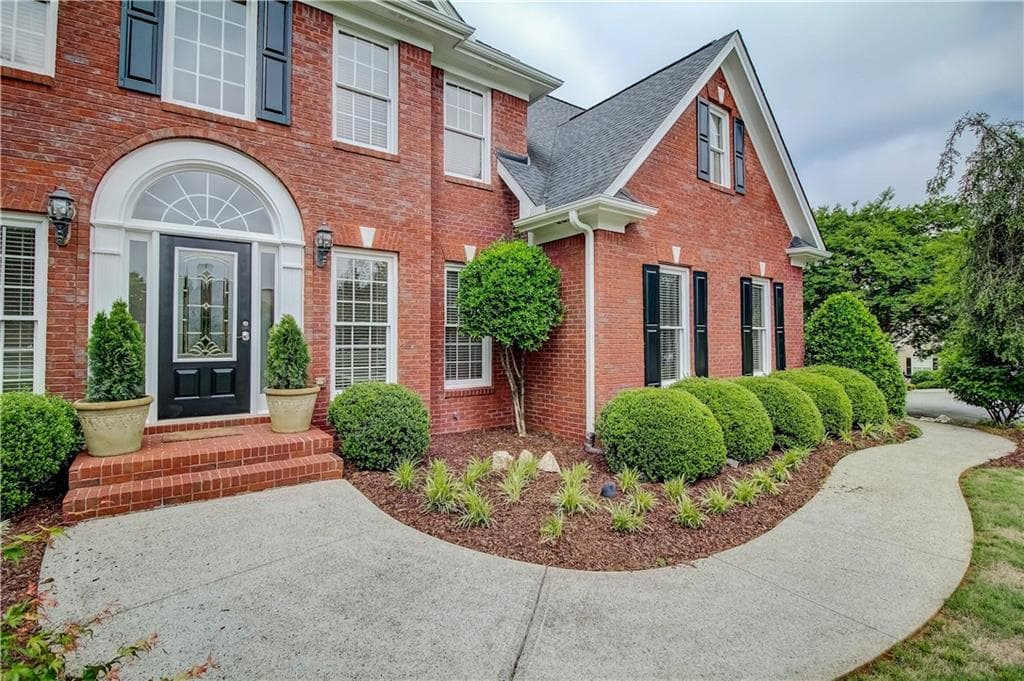 5 bedroom, 3 bathroom, 2,622 sq ft single family residence sold at 926 Chippewa Oak Drive, Dacula, GA 30019