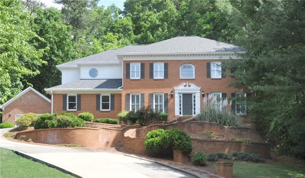 4 bedroom, 4 bathroom, 5,881 sq ft single family residence sold at 300 Rivoli Circle, Atlanta, GA 30342