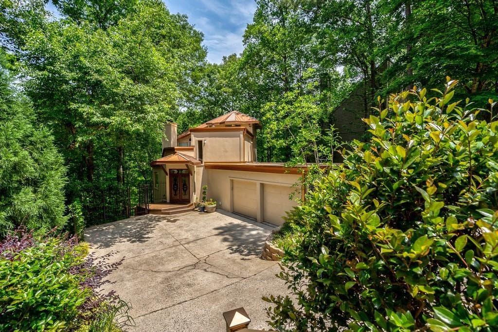 135 Kings Mill Court, Roswell, GA 30075 — most recent listing photo