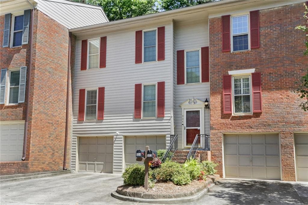 904 Brandywine Circle, Sandy Springs, GA 30350 — most recent listing photo
