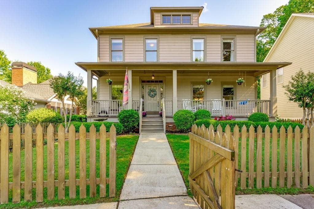 4 bedroom, 4 bathroom, 3,142 sq ft single family residence sold at 2097 River Way, Atlanta, GA 30318