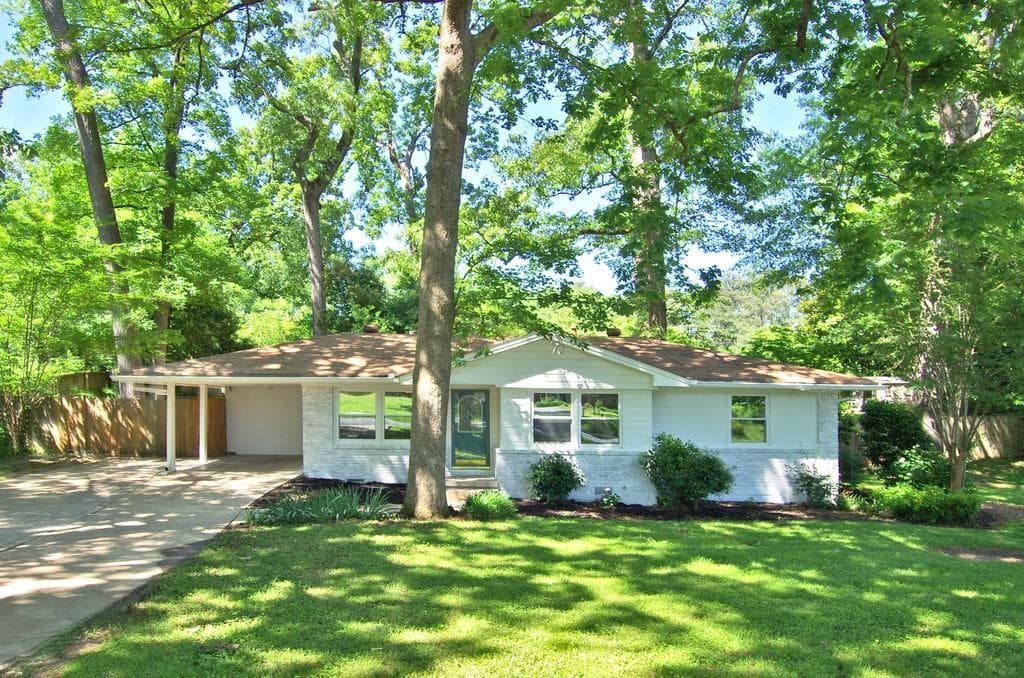 3 bedroom, 3 bathroom, 1,518 sq ft single family residence sold at 2831 BELAIRE Circle, Atlanta, GA 30340