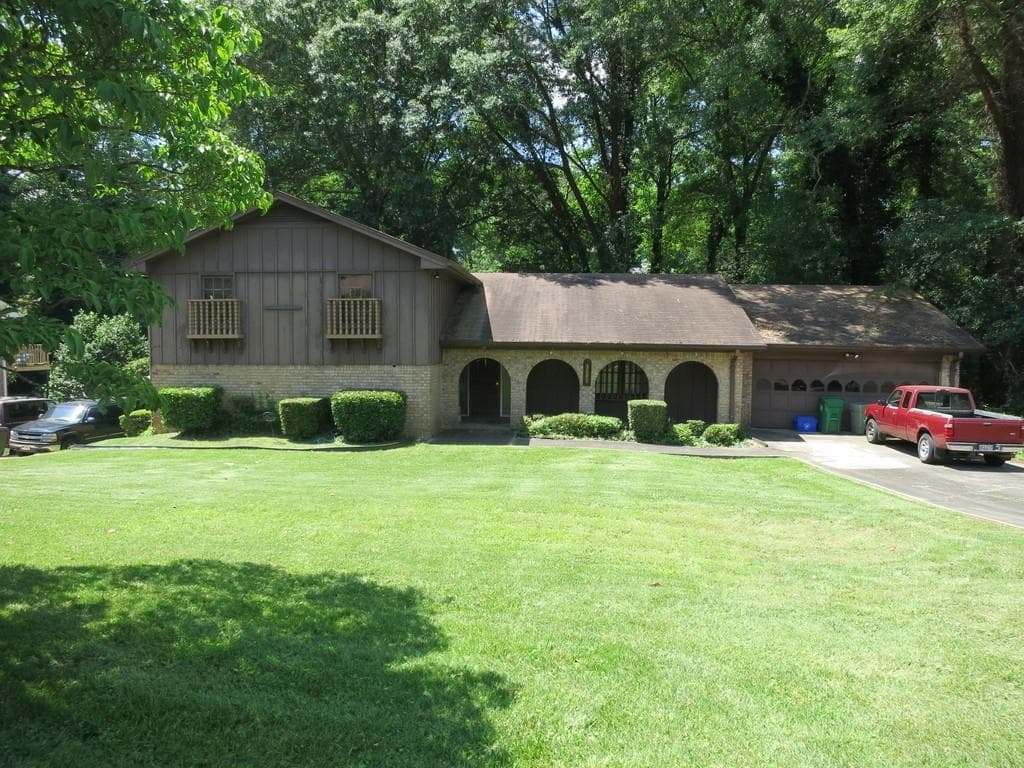4 bedroom, 3 bathroom, 2,589 sq ft single family residence sold at 3605 GREENTREE FARMS Drive, Decatur, GA 30034