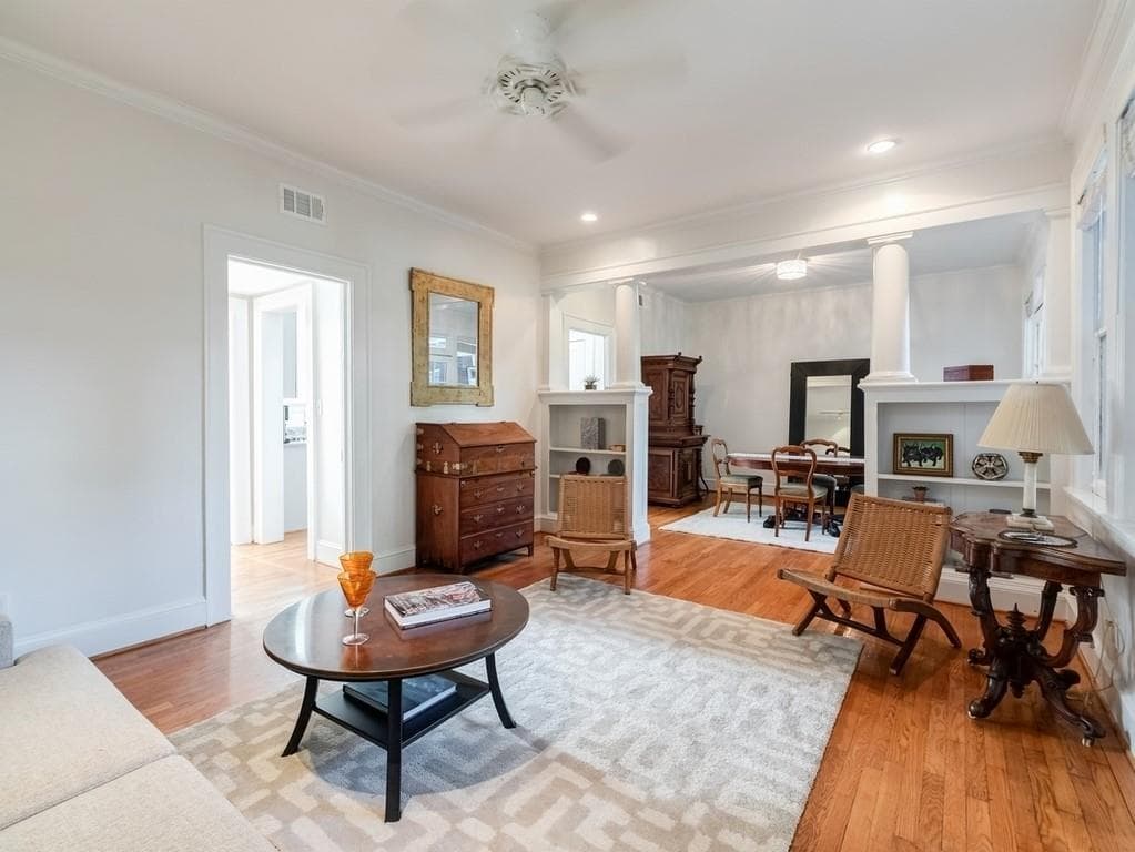 2 bedroom, 2 bathroom, 1,261 sq ft condominium sold at 1015 Piedmont Avenue B4, Atlanta, GA 30309