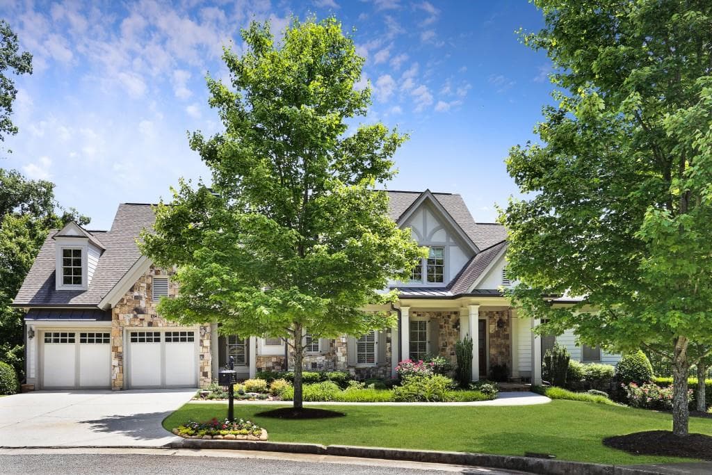 5 bedroom, 5 bathroom, 4,600 sq ft single family residence sold at 2007 Collier Commons Way, Atlanta, GA 30318