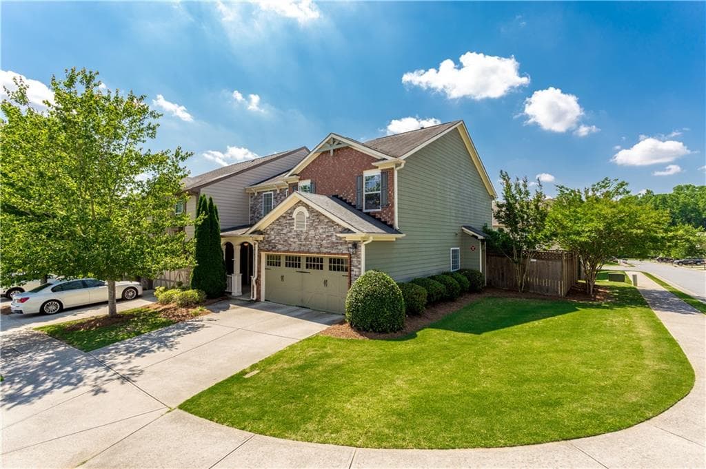 3 bedroom, 3 bathroom, 2,041 sq ft condominium sold at 2410 Callaway Court 2410, Cumming, GA 30041
