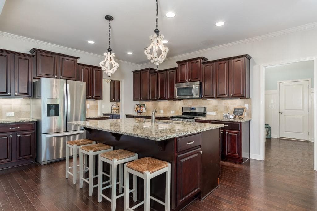 4 bedroom, 3 bathroom, 3,025 sq ft single family residence sold at 112 Kingston Lane, Canton, GA 30115