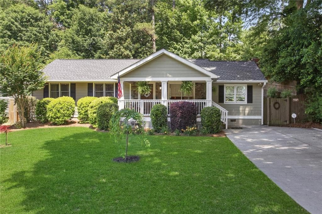 3 bedroom, 2 bathroom, 1,560 sq ft single family residence sold at 3228 Caldwell Road, Brookhaven, GA 30319