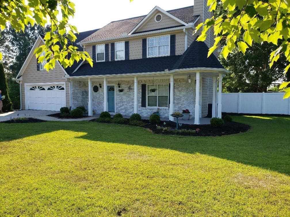 4 bedroom, 3 bathroom, 1,948 sq ft single family residence sold at 3252 Watson Mill Drive, Loganville, GA 30052