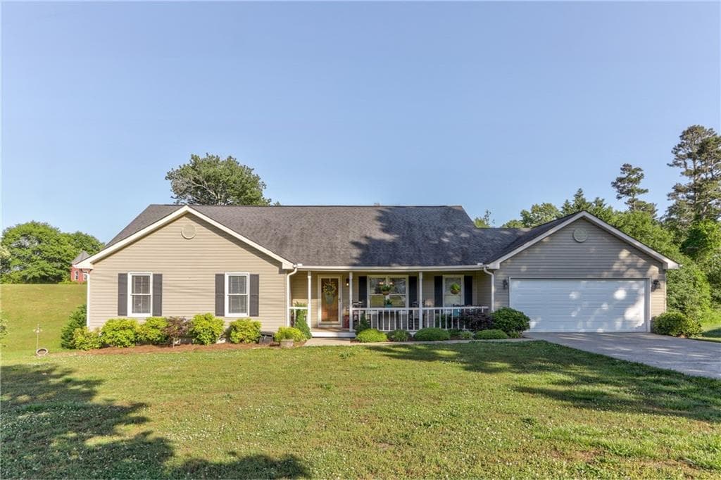 4 bedroom, 3 bathroom, 3,200 sq ft single family residence sold at 5420 Odum Smallwood Road, Gainesville, GA 30506
