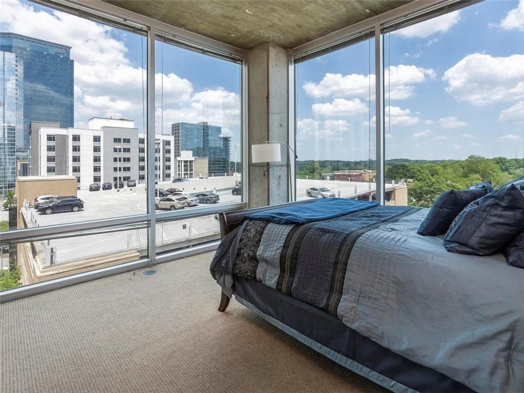 1 bedroom, 1 bathroom, 872 sq ft condominium sold at 943 Peachtree Street 718, Atlanta, GA 30309