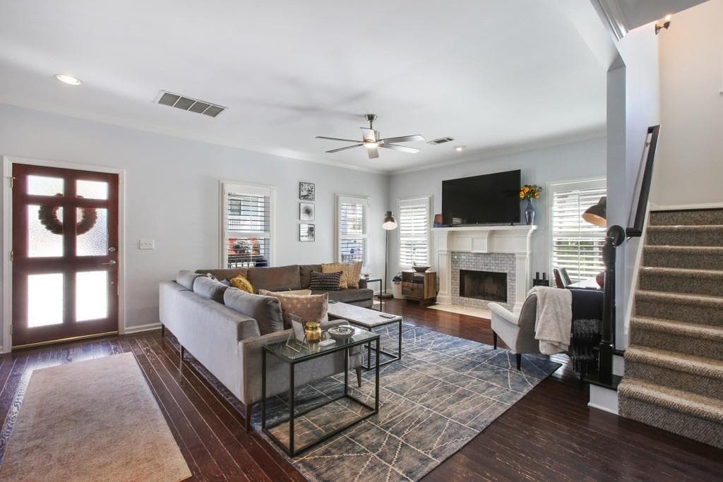 3 bedroom, 3 bathroom, 1,638 sq ft single family residence sold at 721 Woodson Street, Atlanta, GA 30315