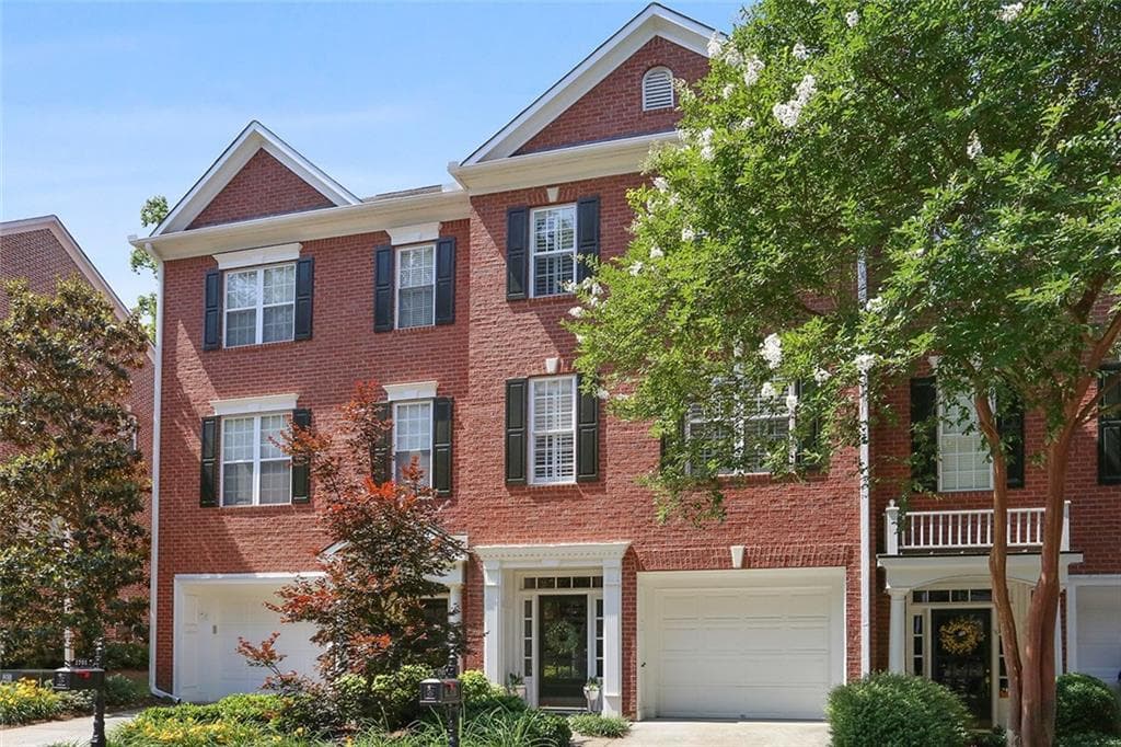 3 bedroom, 4 bathroom, 2,397 sq ft townhouse sold at 1703 Waters Edge Trail 1703, Roswell, GA 30075