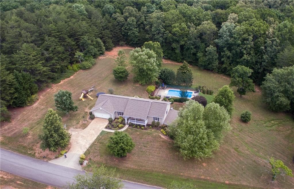 4 bedroom, 3 bathroom, 2,350 sq ft single family residence sold at 5373 ELLIOTT Crossing, Gainesville, GA 30506