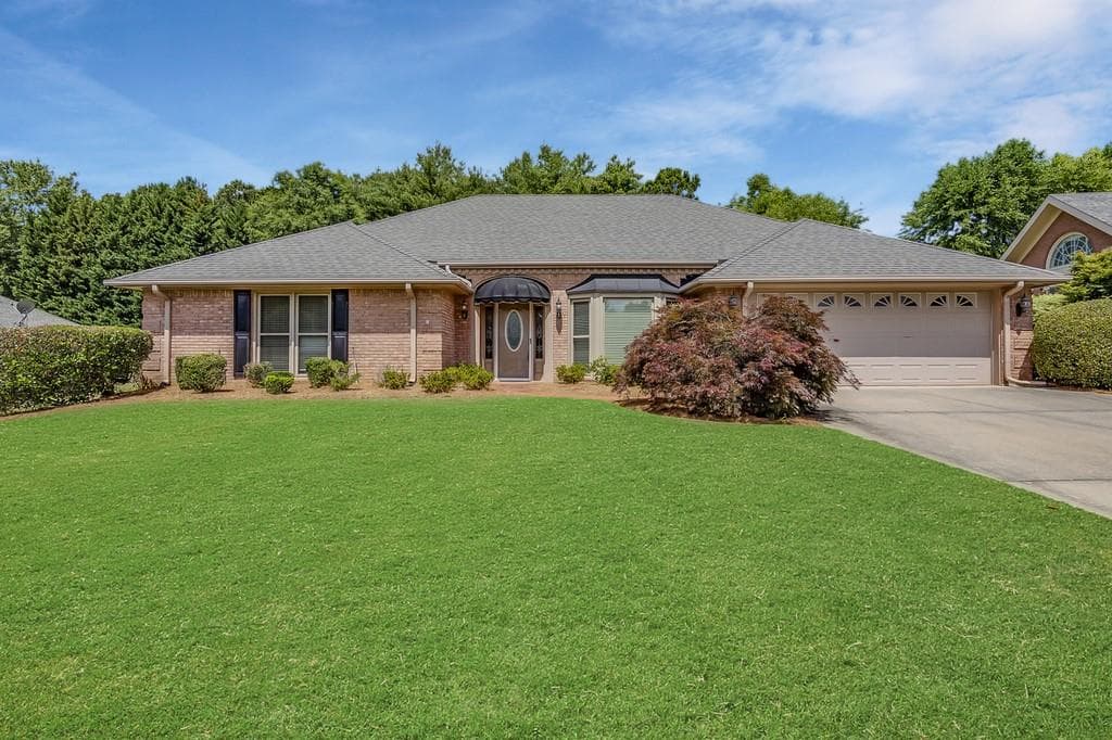 3 bedroom, 3 bathroom, 2,562 sq ft single family residence sold at 565 Carybell Lane, Alpharetta, GA 30004