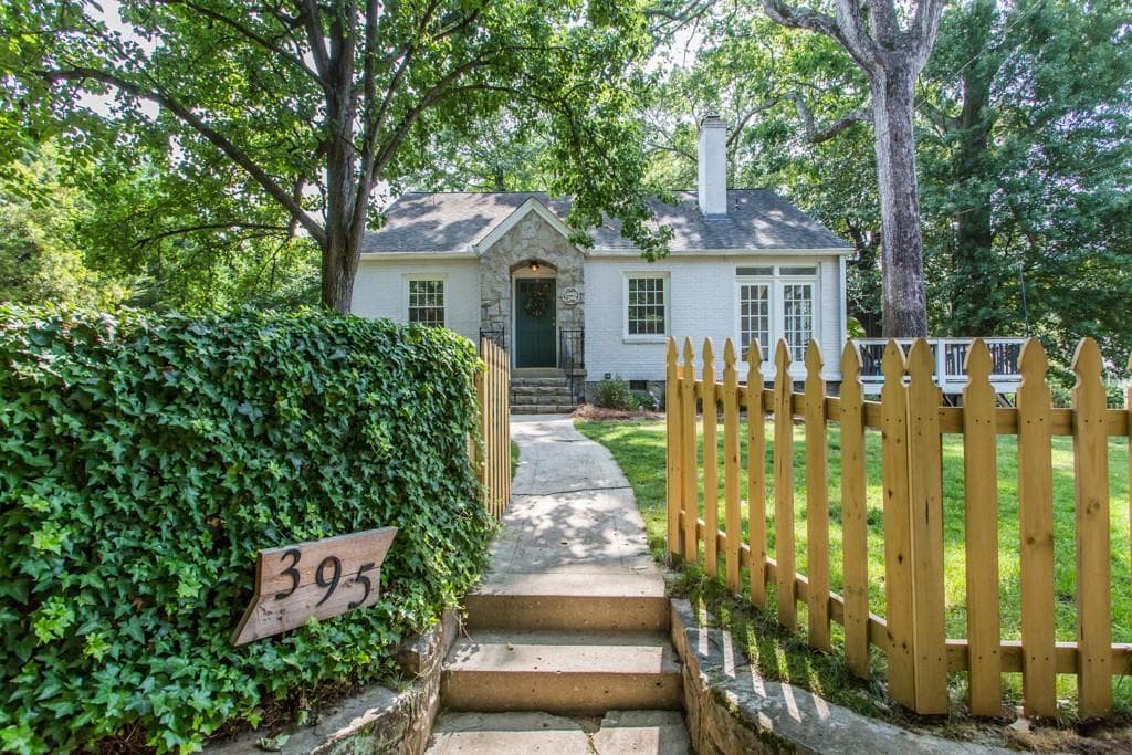 3 bedroom, 2 bathroom, 1,800 sq ft single family residence sold at 395 Callan Circle, Atlanta, GA 30307