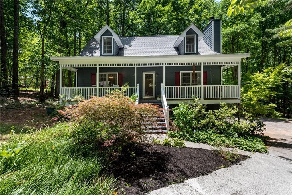 3 bedroom, 3 bathroom, 1,508 sq ft single family residence sold at 803 Victoria Place, Woodstock, GA 30189