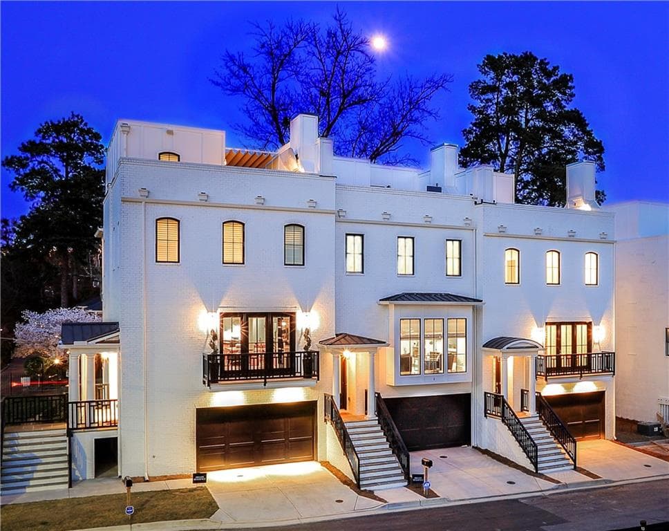 3 bedroom, 4 bathroom, 2,459 sq ft townhouse sold at 3667 Peachtree Road 3, Atlanta, GA 30319