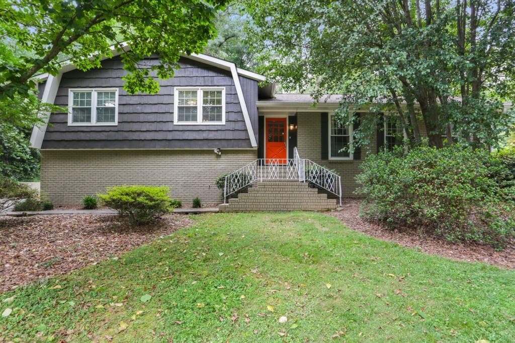 3 bedroom, 2 bathroom, 1,580 sq ft single family residence sold at 5510 Stoneybrook Court, Mableton, GA 30126