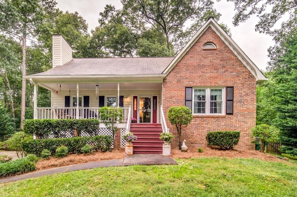 3 bedroom, 3 bathroom, 1,864 sq ft single family residence sold at 517 Falls Way, Woodstock, GA 30188