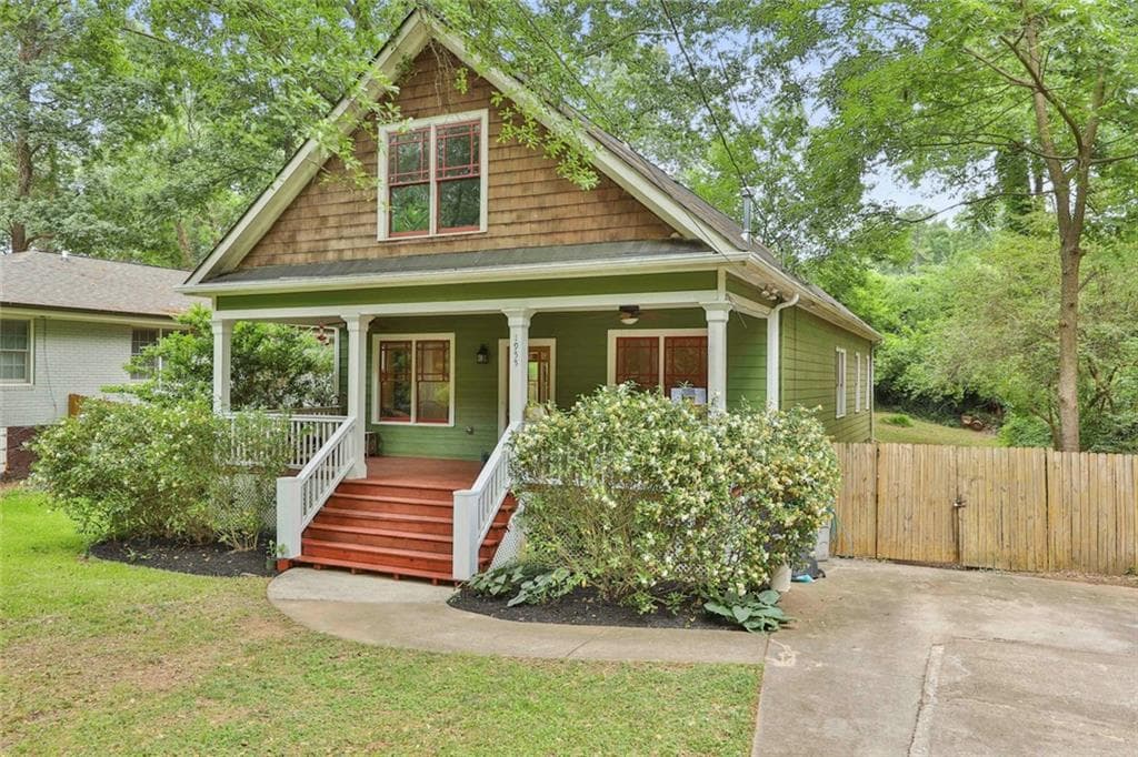 3 bedroom, 4 bathroom, 2,462 sq ft single family residence sold at 1955 Hooper Street, Decatur, GA 30032