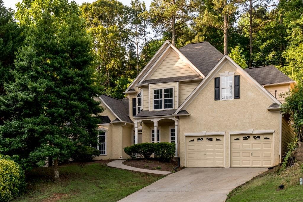3 bedroom, 3 bathroom, 2,809 sq ft single family residence sold at 1805 Lightwood Lane, Acworth, GA 30102