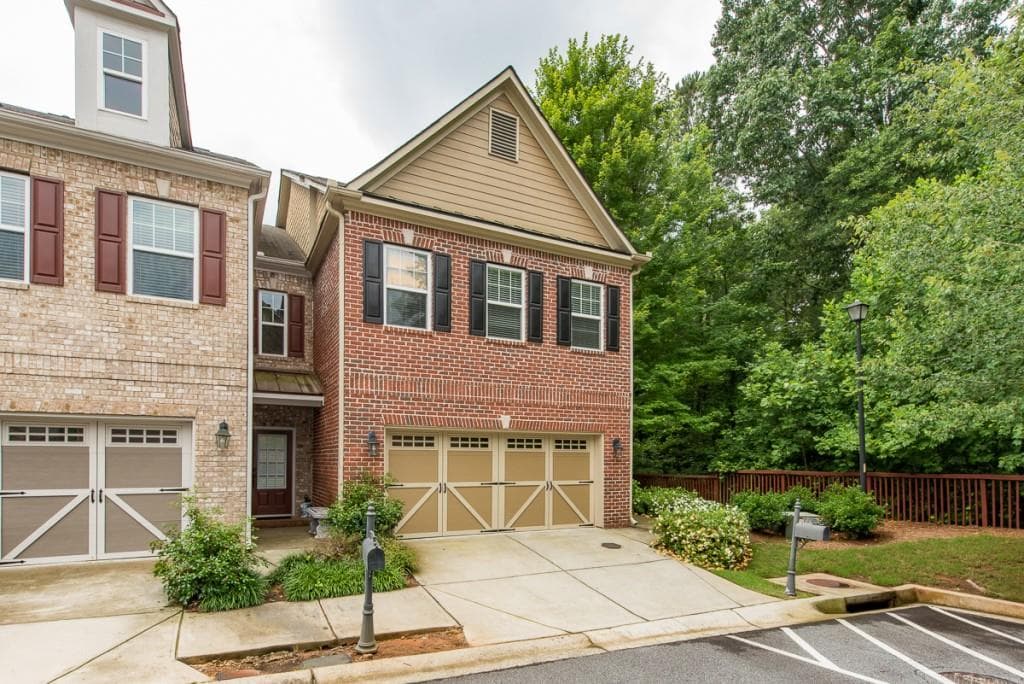 3 bedroom, 3 bathroom, 2,222 sq ft condominium sold at 3261 Bluejay Lane, Alpharetta, GA 30022