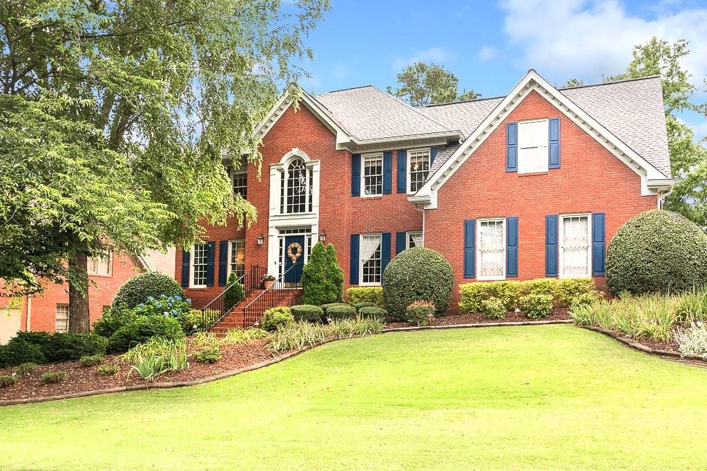 6 bedroom, 5 bathroom, 3,663 sq ft single family residence sold at 10375 Tuxford Drive, Alpharetta, GA 30022