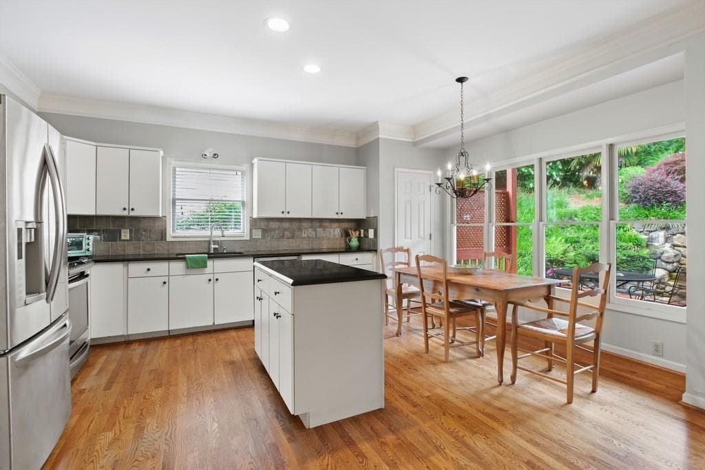 10250 KINROSS Road, Roswell, GA 30076 — most recent listing photo