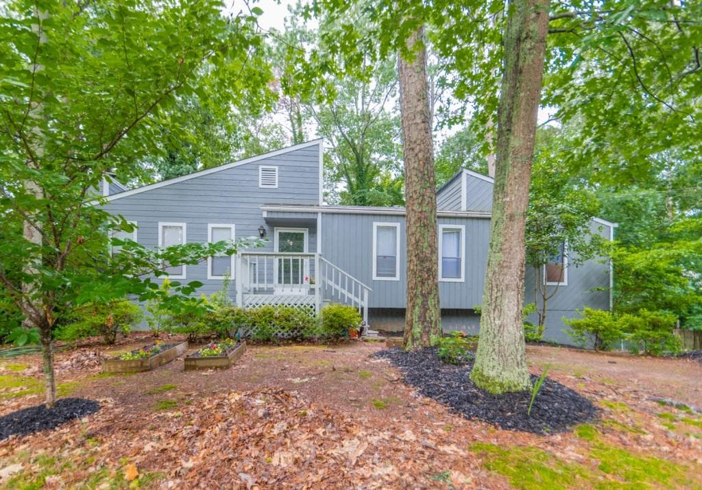 3 bedroom, 2 bathroom, 1,982 sq ft single family residence sold at 265 Castleair Drive, Kennesaw, GA 30144