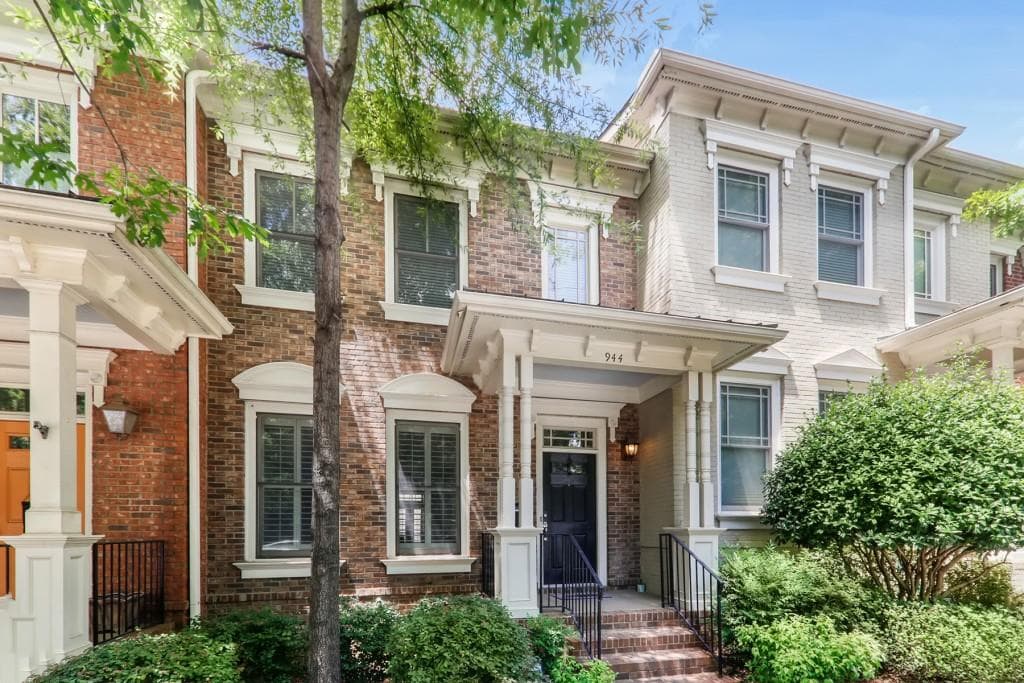 3 bedroom, 4 bathroom, 2,344 sq ft townhouse sold at 944 Glenwood Avenue, Atlanta, GA 30316