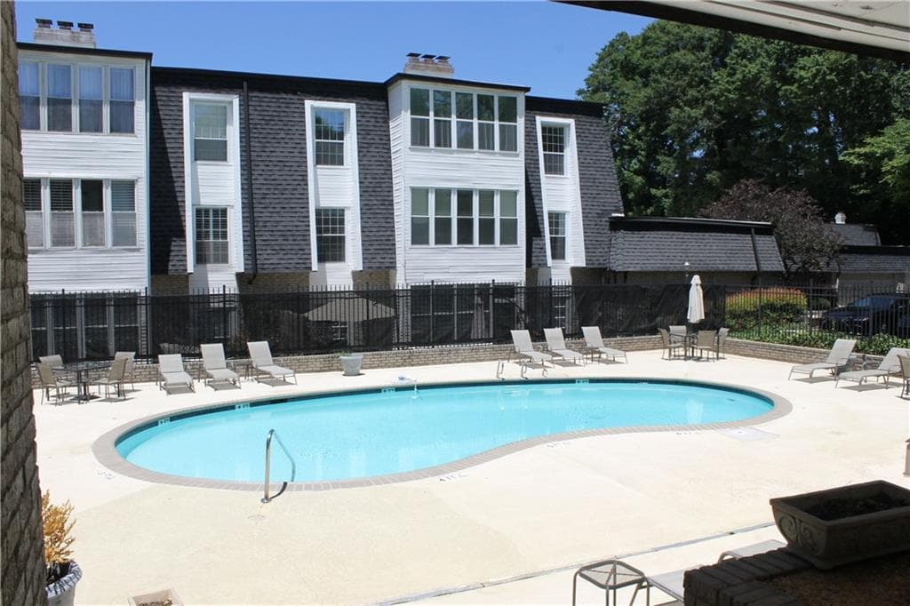 2 bedroom, 2 bathroom, 1,728 sq ft condominium sold at 5135 Chemin De Vie 5135, Atlanta, GA 30342