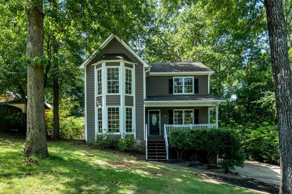 3 bedroom, 3 bathroom, 1,600 sq ft single family residence sold at 222 Valley Brook Drive, Woodstock, GA 30188