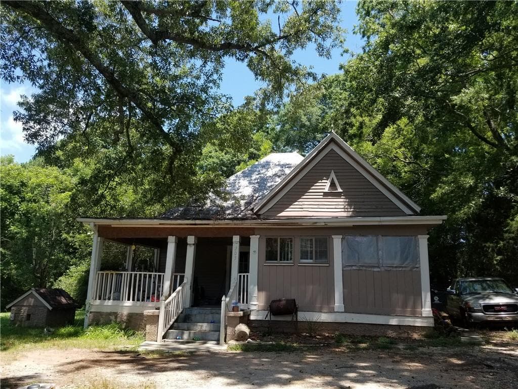3 bedroom, 1 bathroom, 1,056 sq ft single family residence sold at 203 Kenwood Road, Fayetteville, GA 30214