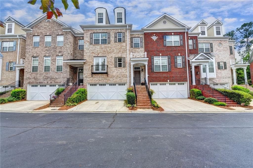 4 bedroom, 4 bathroom, 2,800 sq ft townhouse sold at 12844 Deer Park Lane, Alpharetta, GA 30004