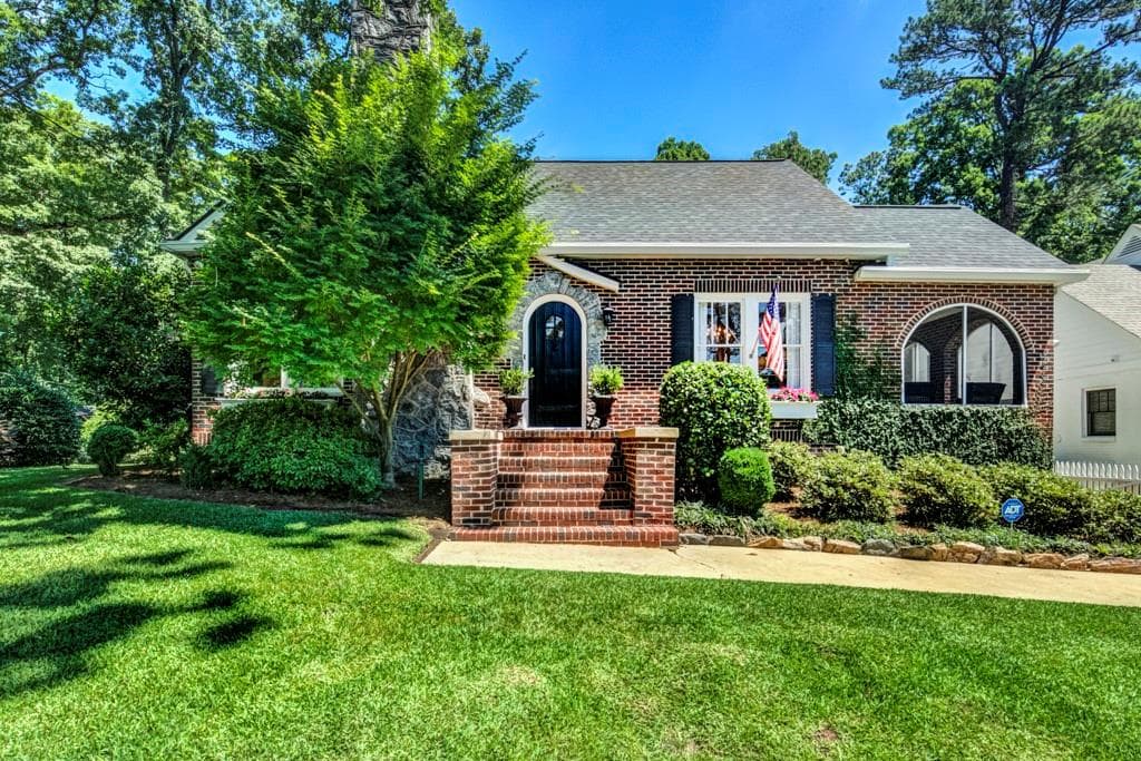 4 bedroom, 3 bathroom, 2,710 sq ft single family residence sold at 529 Collier Road, Atlanta, GA 30318