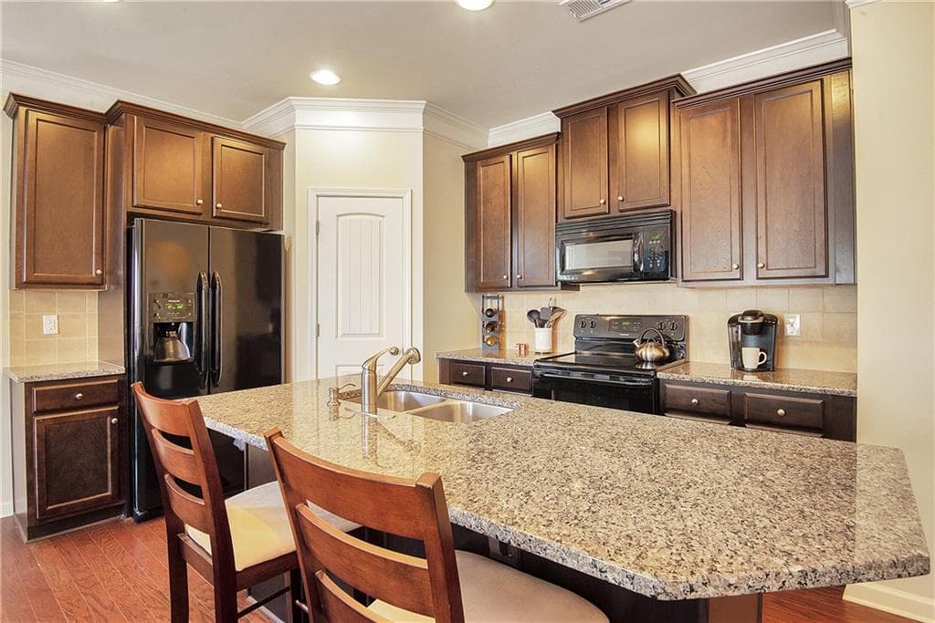 3 bedroom, 3 bathroom, 1,520 sq ft single family residence sold at 1625 Townview Lane, Cumming, GA 30041
