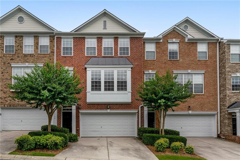 3 bedroom, 4 bathroom, 2,364 sq ft townhouse sold at 3799 Chattahoochee Summit Drive 5, Atlanta, GA 30339