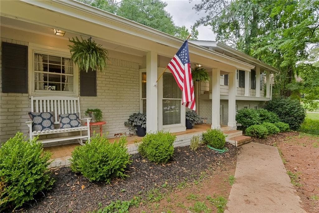 3 bedroom, 3 bathroom, 2,100 sq ft single family residence sold at 315 Jade Cove Drive, Roswell, GA 30075