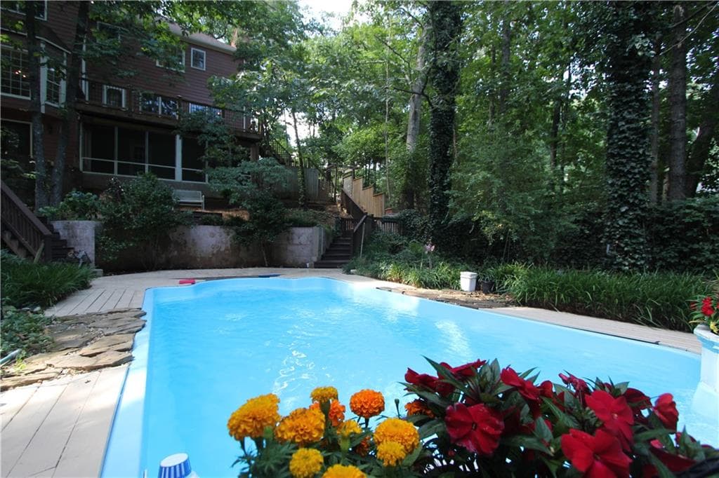 3 bedroom, 3 bathroom, 2,672 sq ft single family residence sold at 804 Phoenix Court, Woodstock, GA 30188