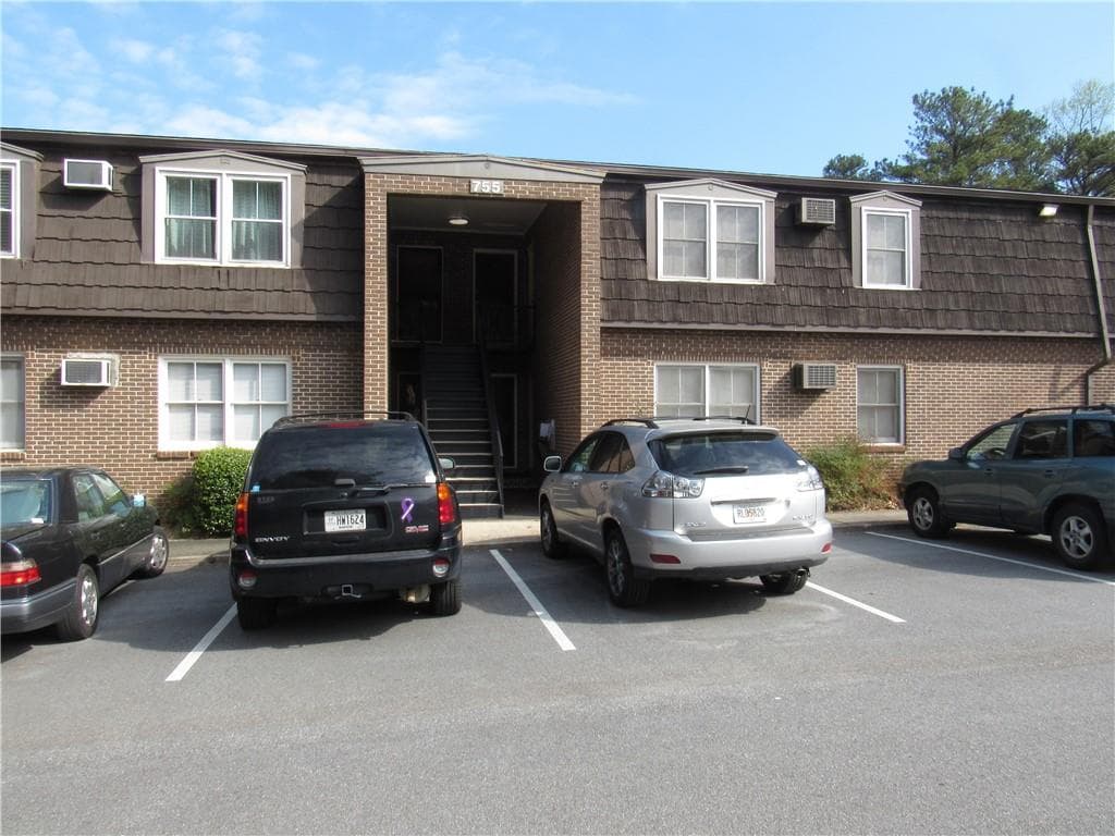 1 bedroom, 1 bathroom, 569 sq ft condominium sold at 755 Houston Mill Road 10, Atlanta, GA 30329