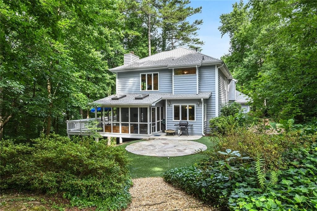4 bedroom, 3 bathroom, 2,679 sq ft single family residence sold at 10325 Amberside Court, Roswell, GA 30076