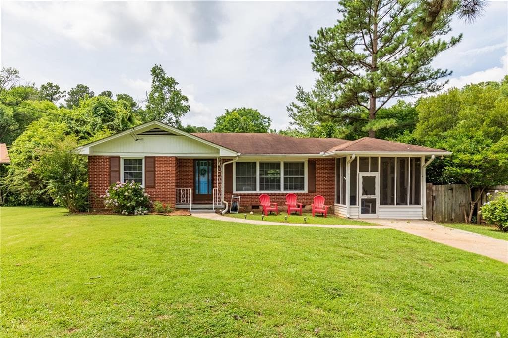3 bedroom, 3 bathroom, 1,136 sq ft single family residence sold at 2498 Joiner Court, Decatur, GA 30033