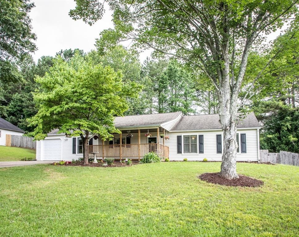 3 bedroom, 2 bathroom, 1,724 sq ft single family residence sold at 171 Riverchase Drive, Woodstock, GA 30188