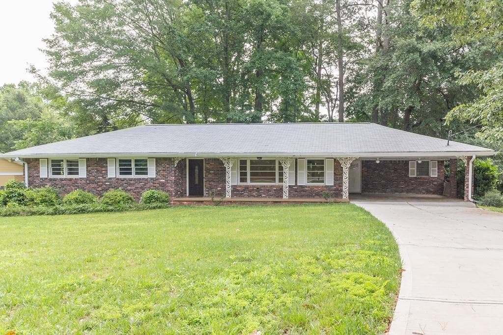 3 bedroom, 3 bathroom, 1,708 sq ft single family residence sold at 2991 Ponderosa Circle, Decatur, GA 30033