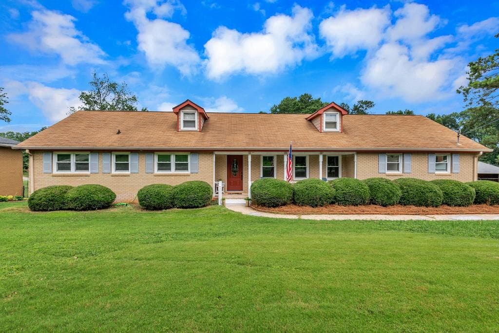 3 bedroom, 2 bathroom, 2,075 sq ft single family residence sold at 2683 AMBERLY Way, Snellville, GA 30078