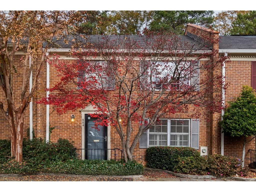 2 bedroom, 3 bathroom, 1,536 sq ft townhouse sold at 884 E Ponce de Leon Avenue, Decatur, GA 30030