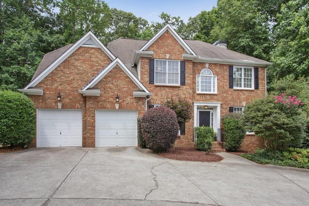 4 bedroom, 3 bathroom, 2,634 sq ft single family residence sold at 2005 Charleston Trace, Roswell, GA 30075