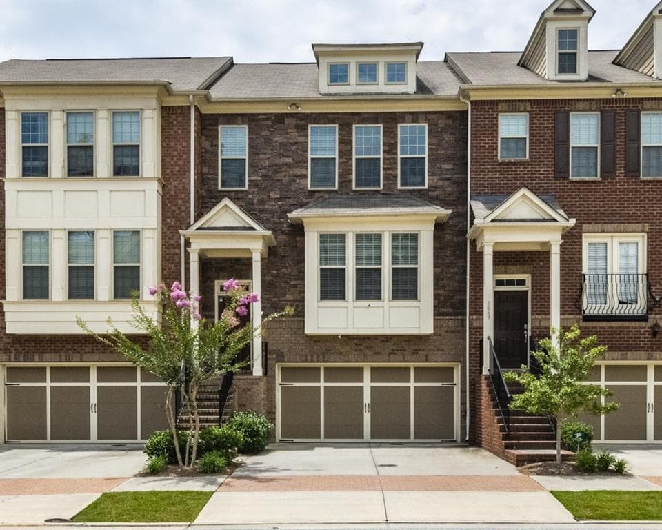 4 bedroom, 4 bathroom, 2,642 sq ft townhouse sold at 1651 Woodbridge Lane, Atlanta, GA 30329